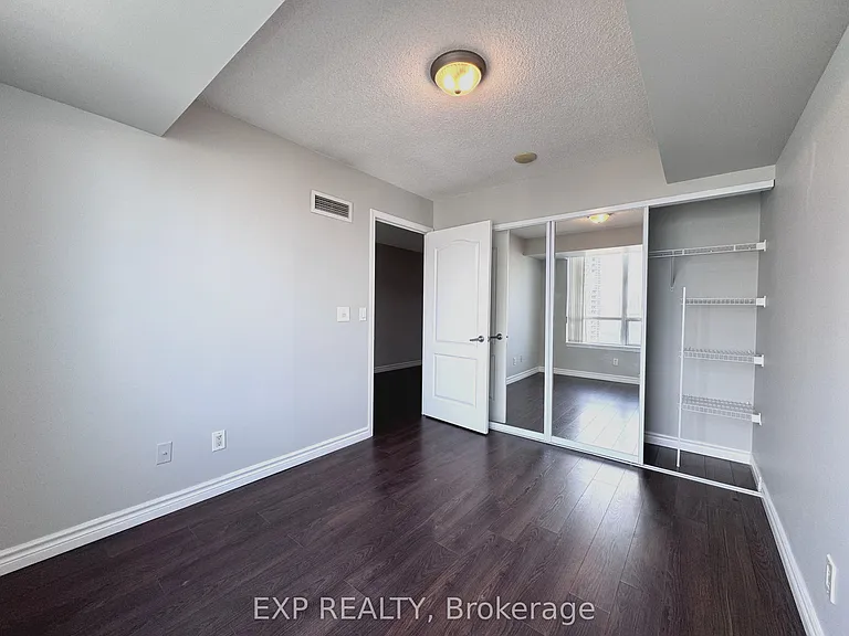 17 Barberry Pl #1803 — Photo 10