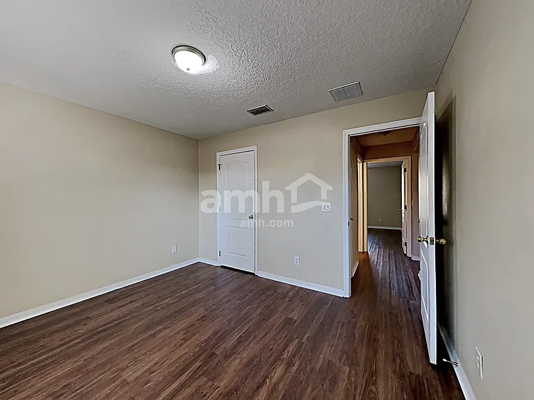 660 Winding Lake Dr — Photo 14