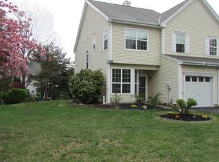 29 Tall Oaks Ct, Parlin, NJ 08859
