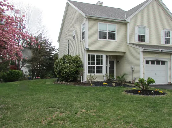 29 Tall Oaks Ct, Parlin, NJ 08859