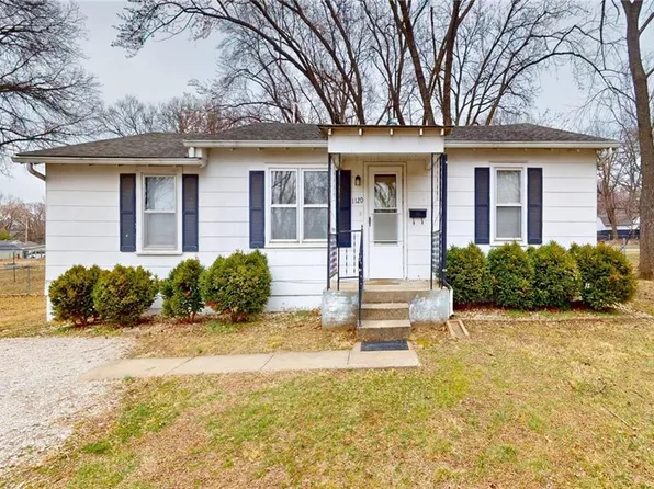 1120 N Adams St, Nevada, MO 64772