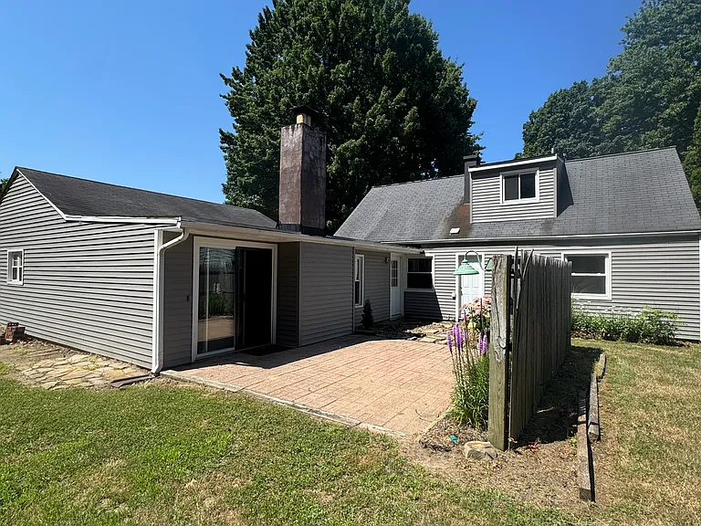 6355 Southgrove Rd — Photo 15