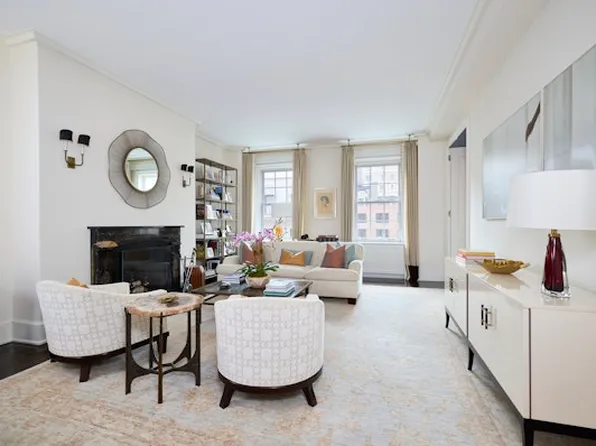 1021 Park Avenue image 1 of 9