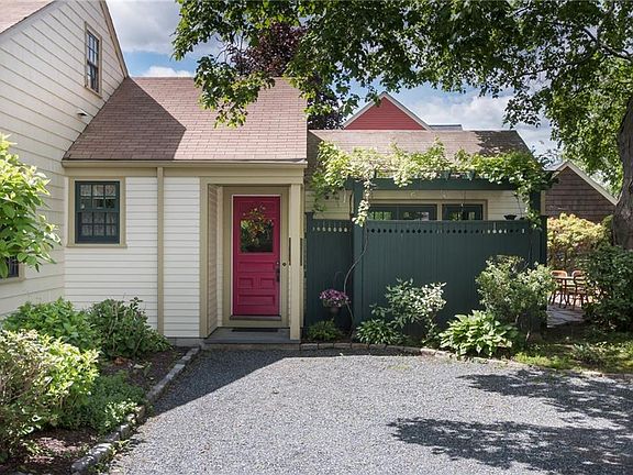 3rd image of 30 Holbrook Ave