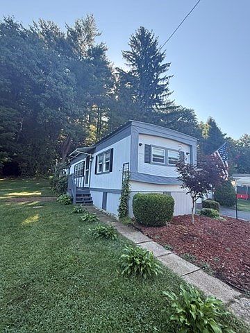 1st image of 6 Willow Cir