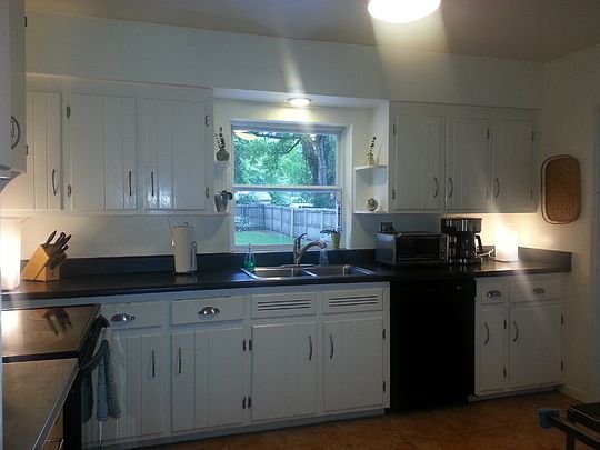1st image of 1500 N Hampton Ave