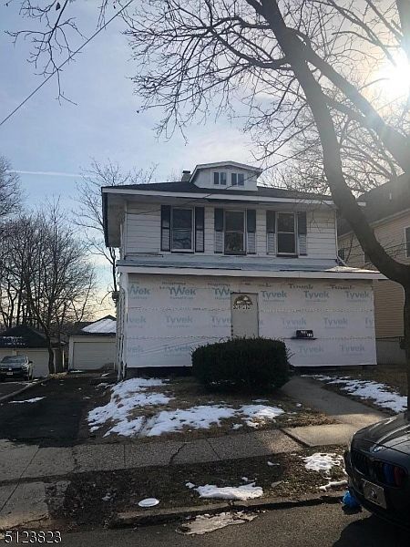 1st image of 208 Park Pl