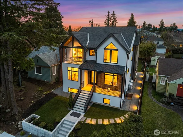 3221 27th Avenue W, Seattle, WA 98199