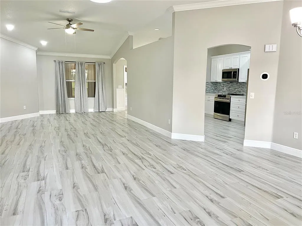 3 bed, 2.0 bath, 1634 sqft, $2,495 — Photo 2