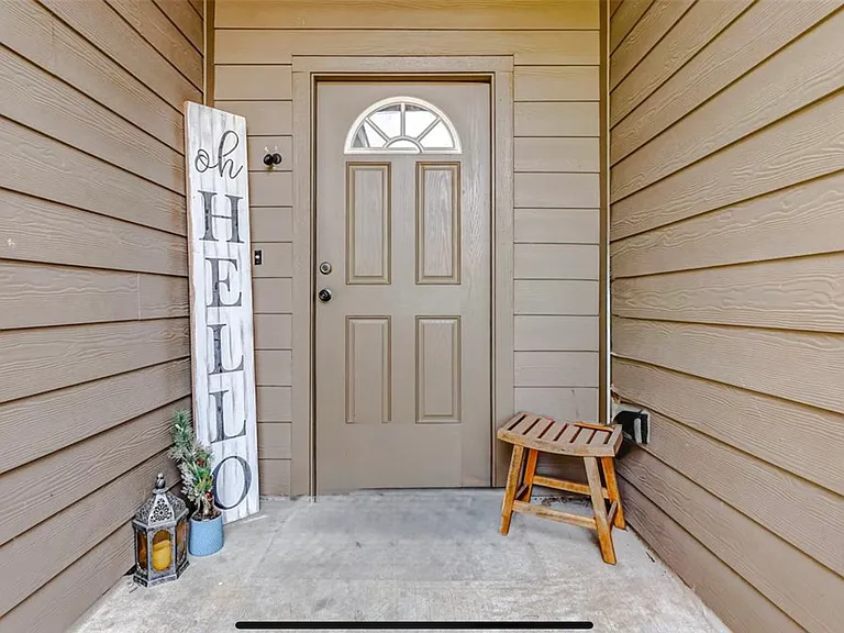 10750 Nyla Spring St — Photo 2