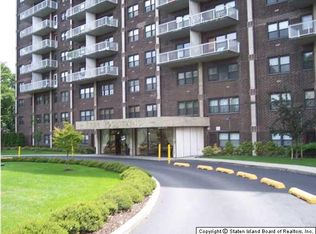 1100 Clove Rd, Staten Island, NY 10301