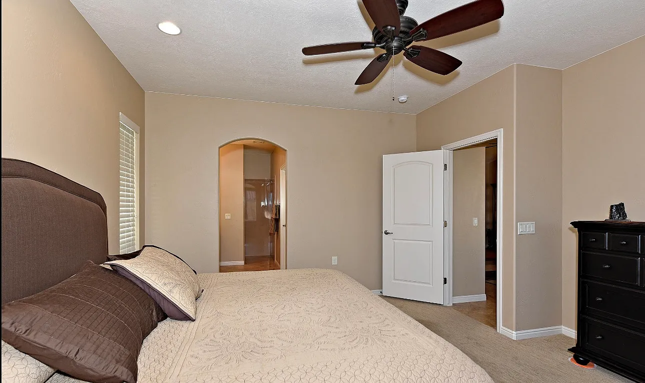 2 bed, 1583 sqft, $2,300 — Photo 4