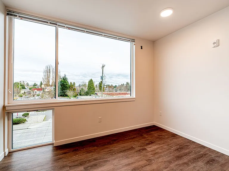 Freya Apartments - Private Studios + Social Connection — Photo 15