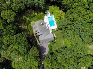 73 Red Creek Rd, Hampton Bays, NY 11946