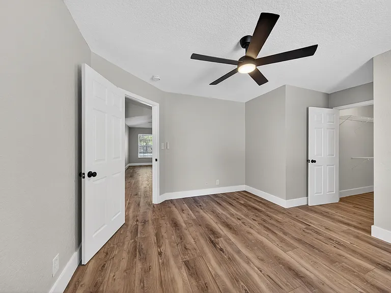 351 NW 8th Ave — Photo 20
