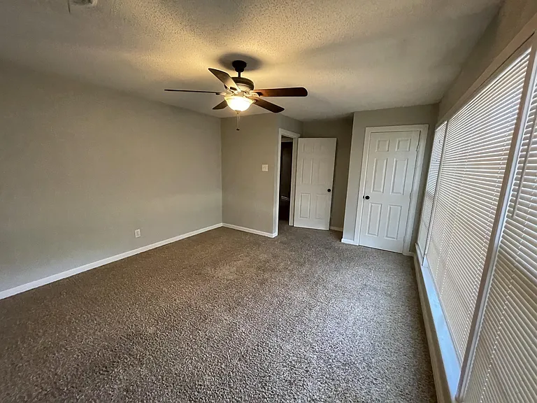 611 E University Dr #1 — Photo 15