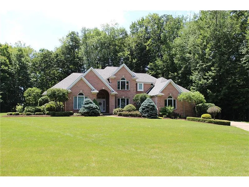 1146 Chapin Rd photo 1