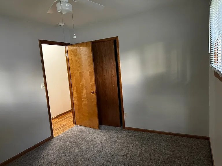 Bedroom 3 closet/entry