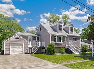 8 Krochmal Rd, Peabody, MA 01960