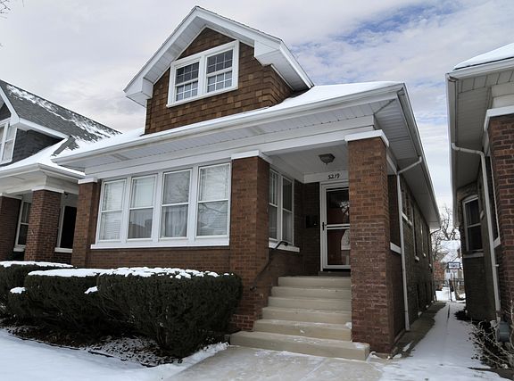3rd image of 5219 W Berteau Ave