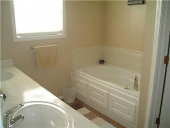 Master Bath w/jacuzzi