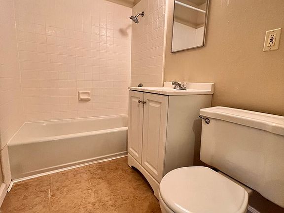 5th image of 404 88th St APT 7