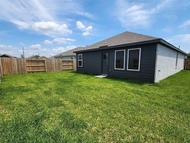 929 Capracotta Dr — Photo 27