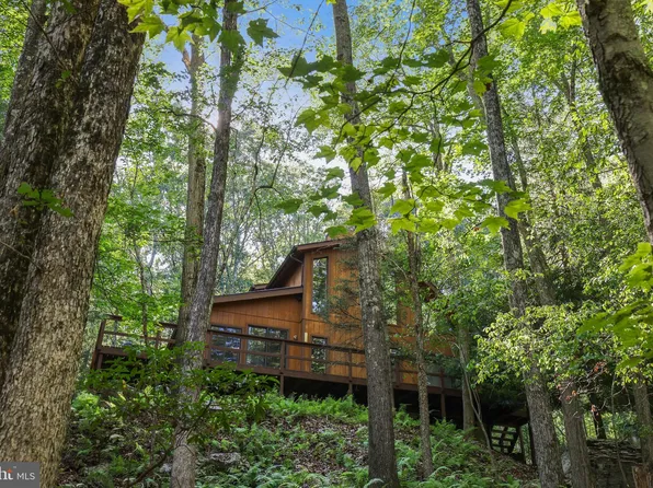 424 Iroquois Loop, Canadensis, PA 18325