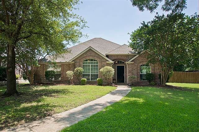 1st image of 3104 Burleson Dr