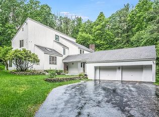 88 Surrey Ln, Boxford, MA 01921