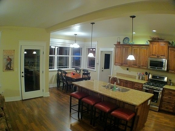 Kitchen and breakfast nook