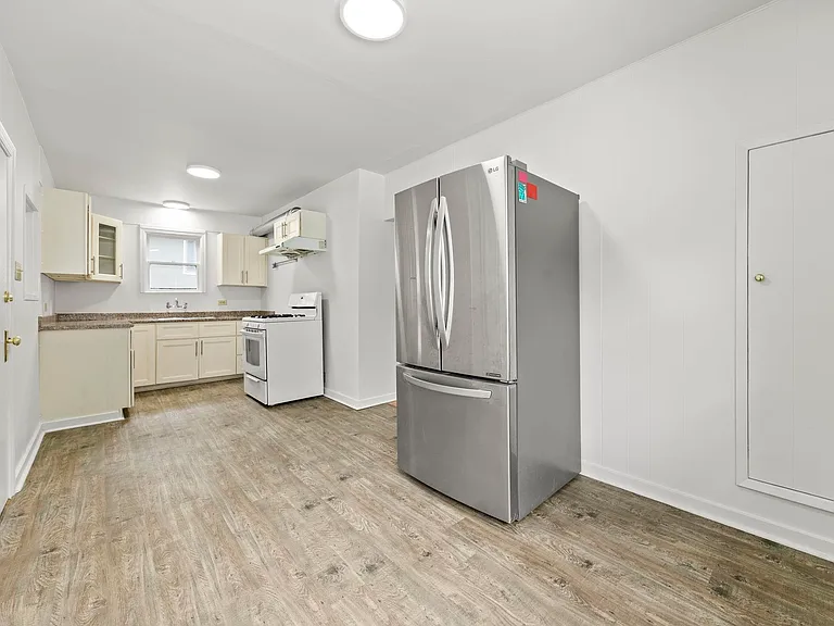 4736 Knight St — Photo 13