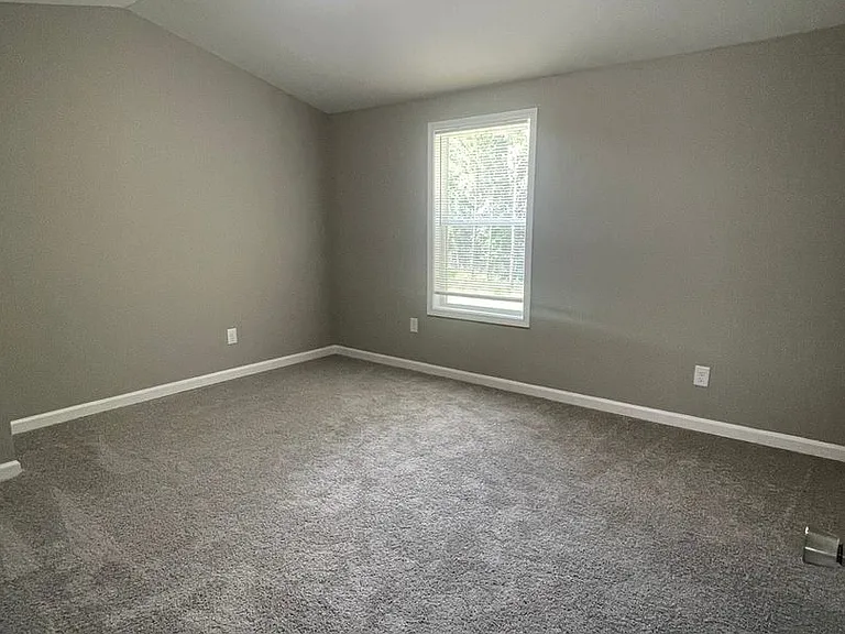 4599 Lexington Rd — Photo 10