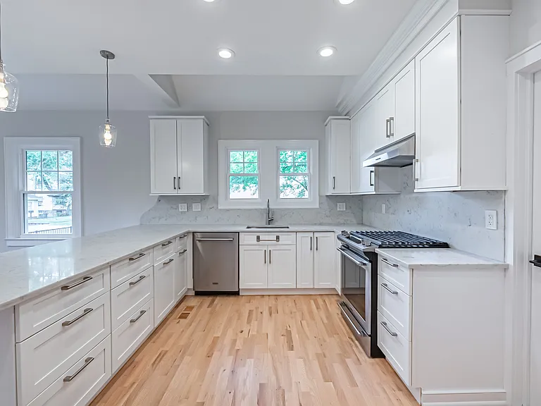 26 Glenwood Ave — Photo 2