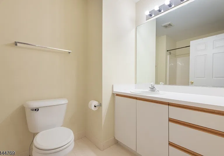 2404 Vantage Ct — Photo 28
