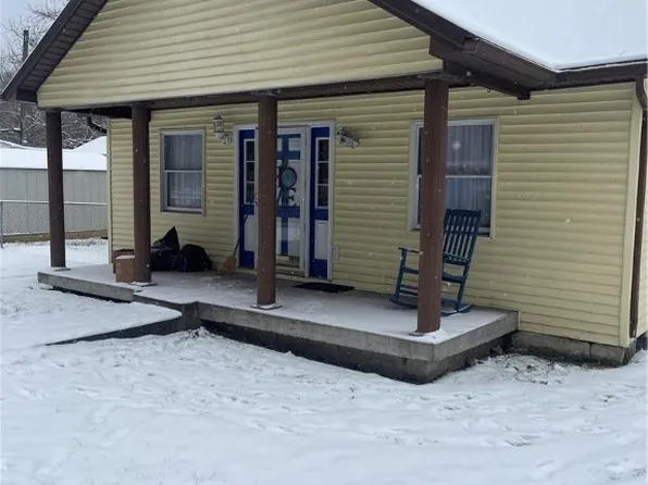 1658 Mingo Hwy, Man, WV 25635