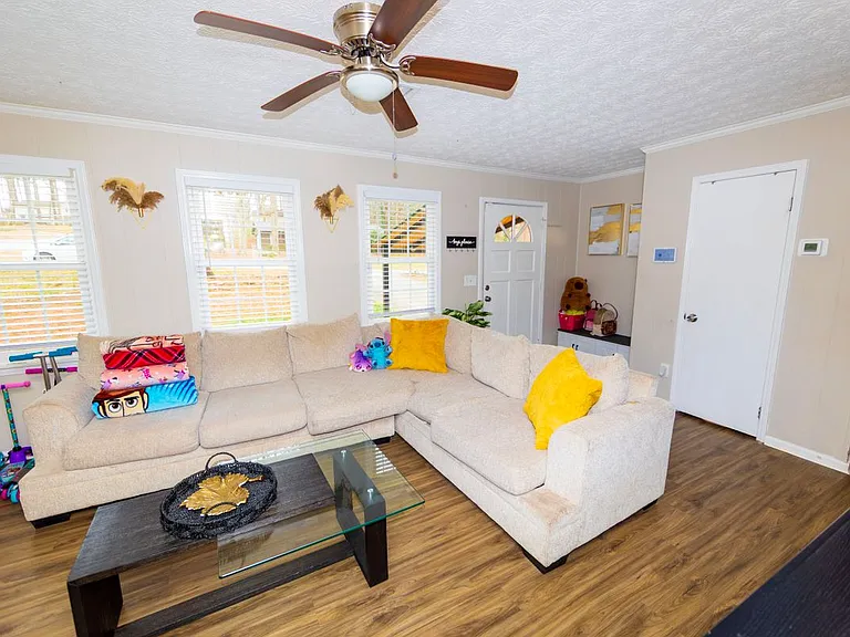 917 Chartley Dr SW — Photo 14