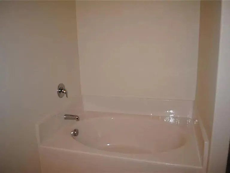 1326 Shumard Dr — Photo 11