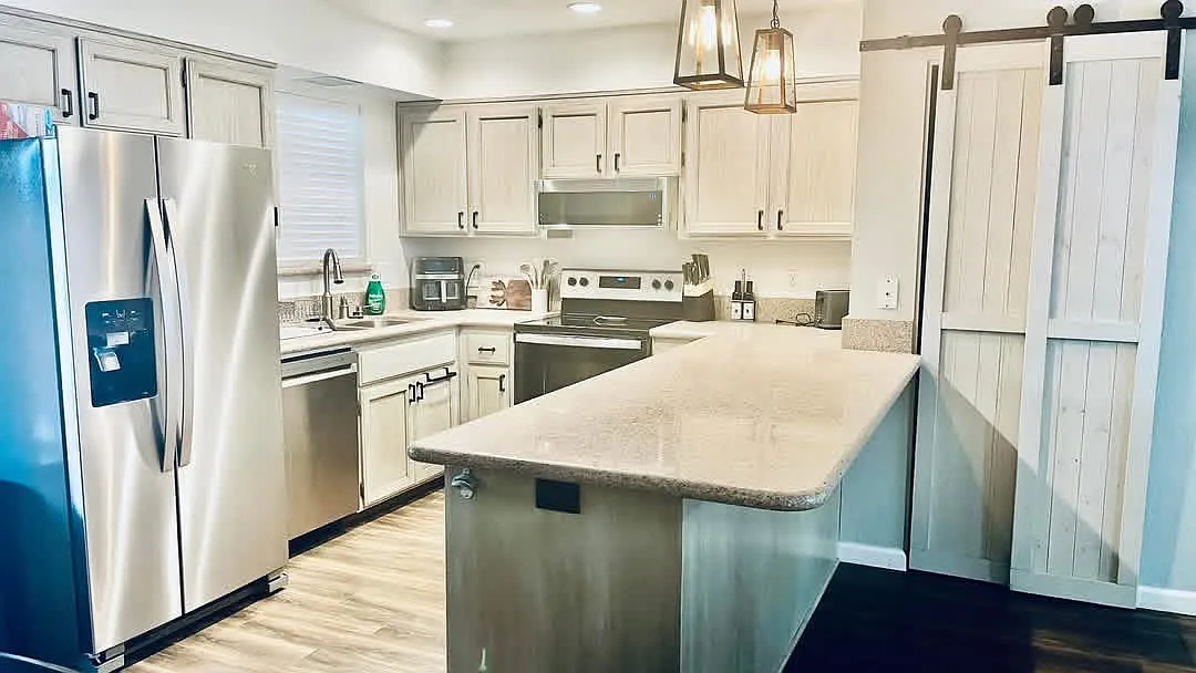 2 bed, 1341 sqft, $2,300 — Photo 4