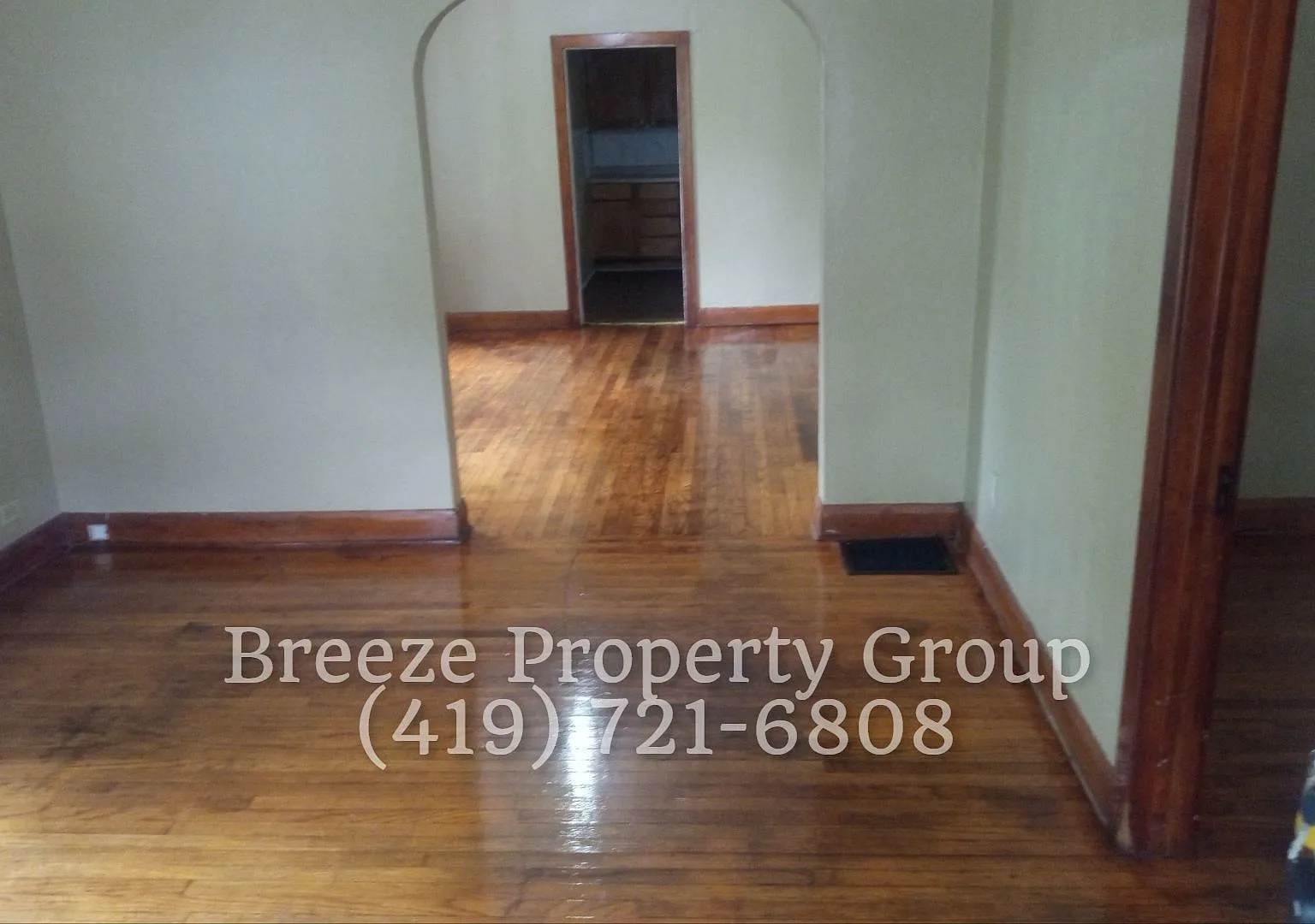 Two bedroom unit for rent in E Park St Toledo — Photo 1