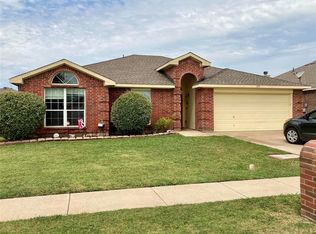 120 Tranquillity Ln, Waxahachie, TX 75165