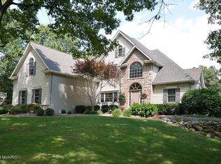 9131 Highland View Dr, Kalamazoo, MI 49009