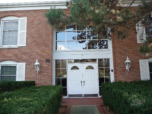 2nd image of 124 Carriage Way Dr APT 107B