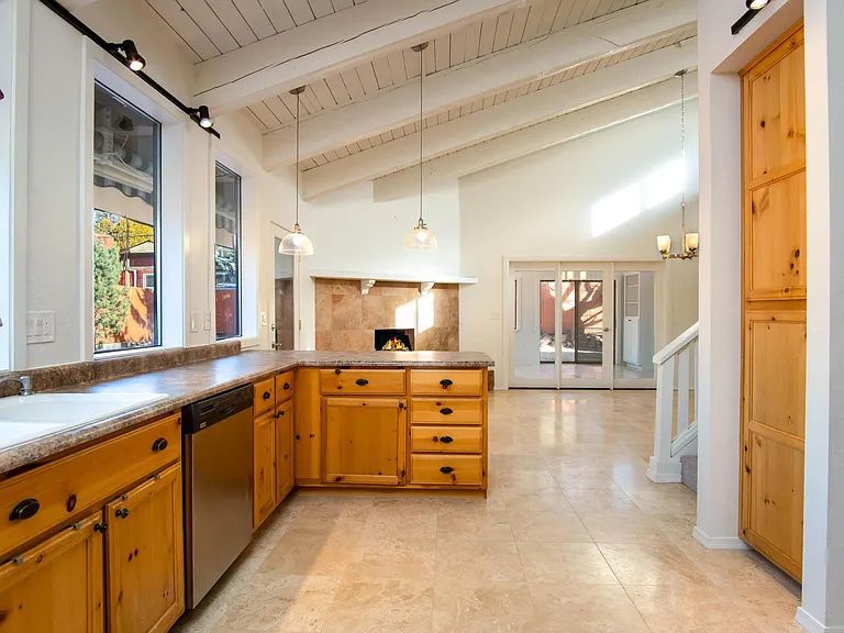 180 Sierra Rd — Photo 11