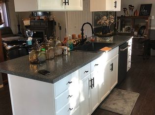 315 N Van Buren St, Trenton, IL