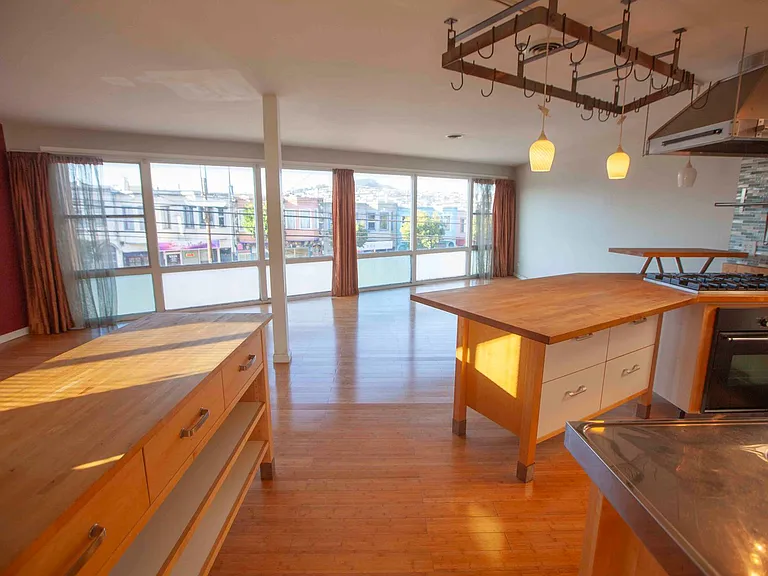 5315 Mission St — Photo 4