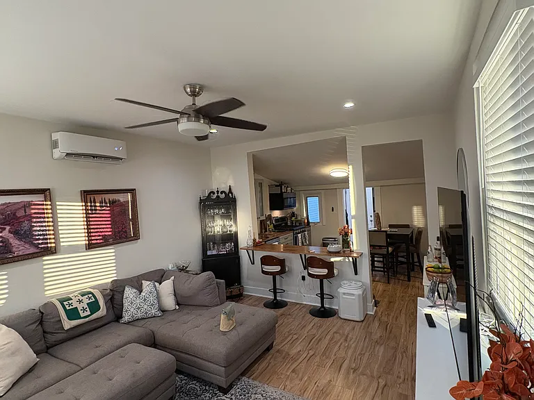 418 Ford St — Photo 1