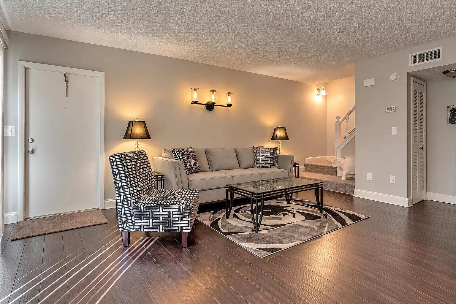 2 bed, 1.5 bath, 1104 sqft, $2,200 — Photo 4