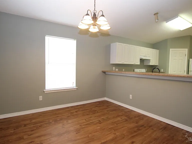 386 Mizzen Ln — Photo 6