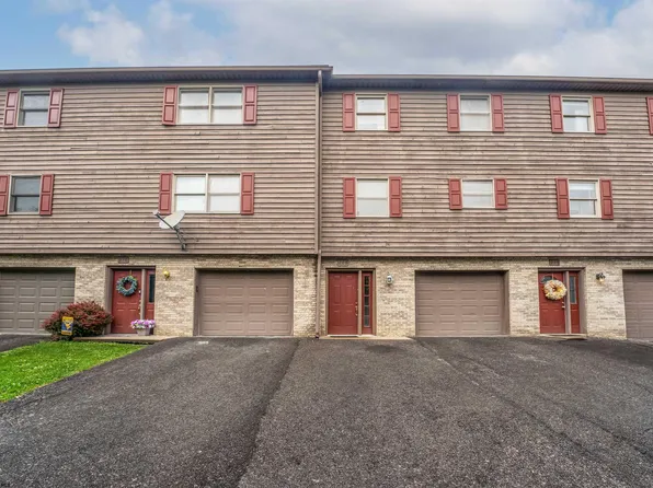 208 Stonegate Cir, Morgantown, WV 26505
